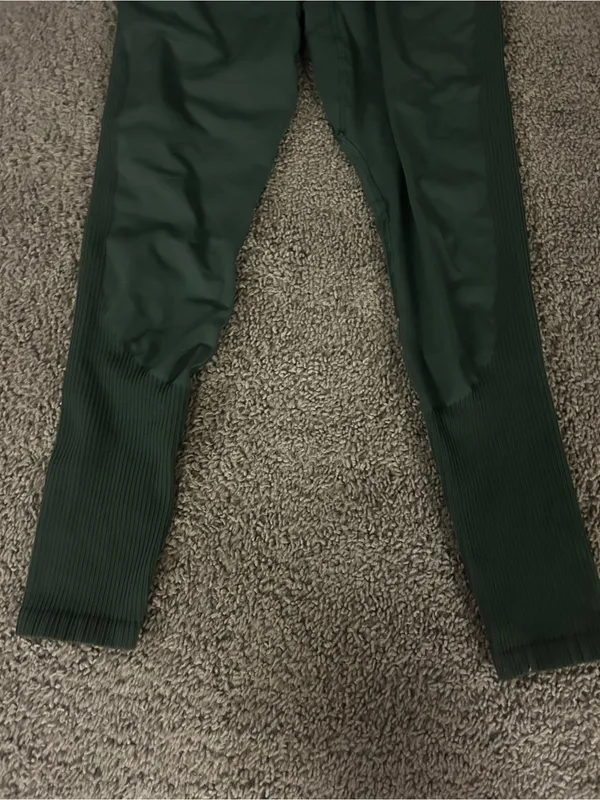 Peloton Green Seamless High-Waist Ribbed Bottom Leggings - Image 3