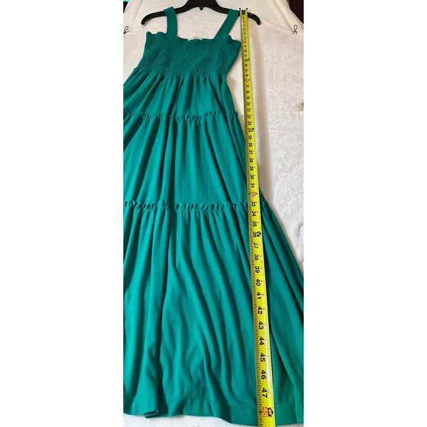 Zenana Emerald Green Smocked Bodice Tiered Maxi Dress Medium (light pilling) - Image 7