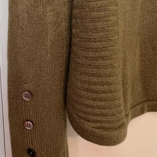 Women’s plus size burnt olive long sleeve sweater. Size 2X - Image 3