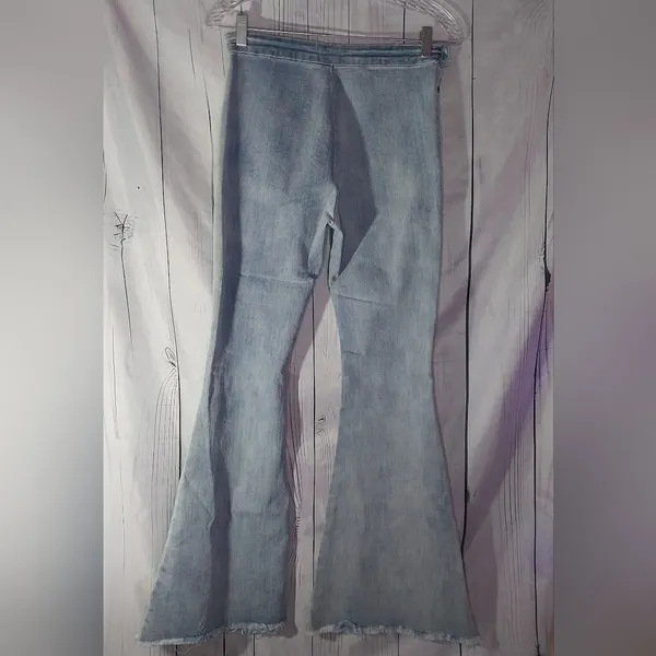 POL Light Wash Raw Hem High-Rise Boho Flared Women Jeans Size M - Image 2