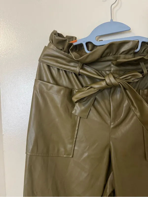 Who What Wear Olive Green Faux Leather Paperbag Waist Ankle Trousers Size 8 - Image 3