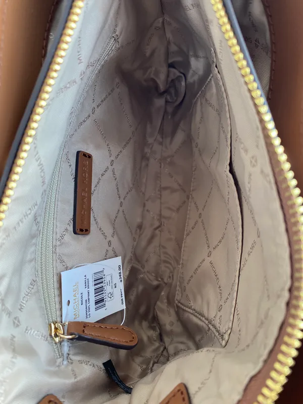 MK Nicole Large Triple Compartment Crossbody- Vanilla - Image 7