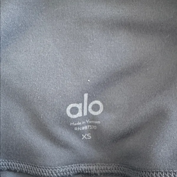 ALO Yoga Women's Blue Bike Shorts Size XSmall - Image 4