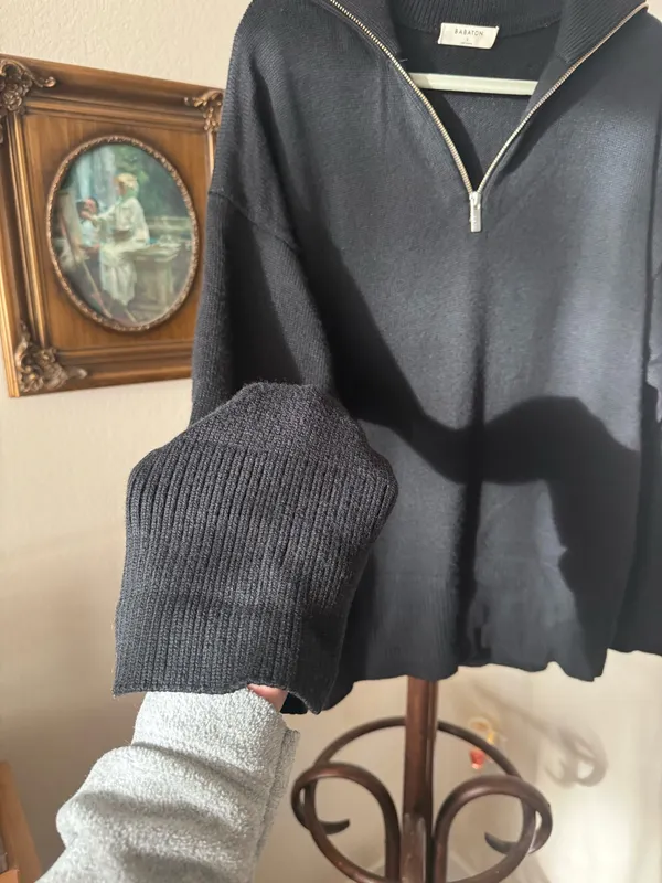 Aritzia Babaton 100% Wool Heavy Half Zip Sweater  - Image 4