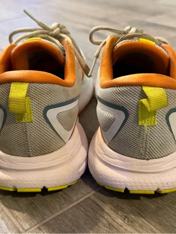 Brooks Trace 3 Women Size 8.5 Running Shoes Skylight Sunset Nightlife - Image 3