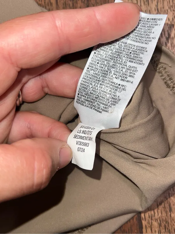 Old Navy Women's Off-Shoulder Long Sleeve Top — Taupe Size Large - Image 5