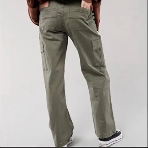 Hollister Ultra High Rise Cargo Dad Pants - Image 2