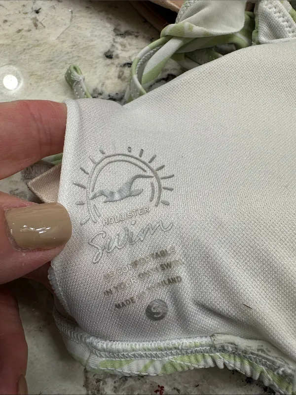 Hollister White and Light Green Smocked Bikini Top - Image 4