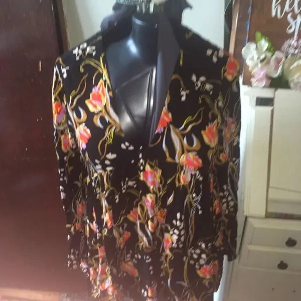 Free People tulip print babydoll oversized blouse - Image 2