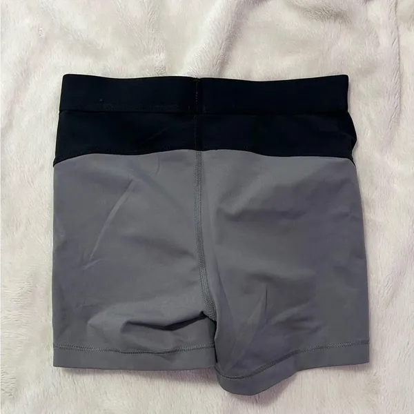 Nike pro shorts - Image 4