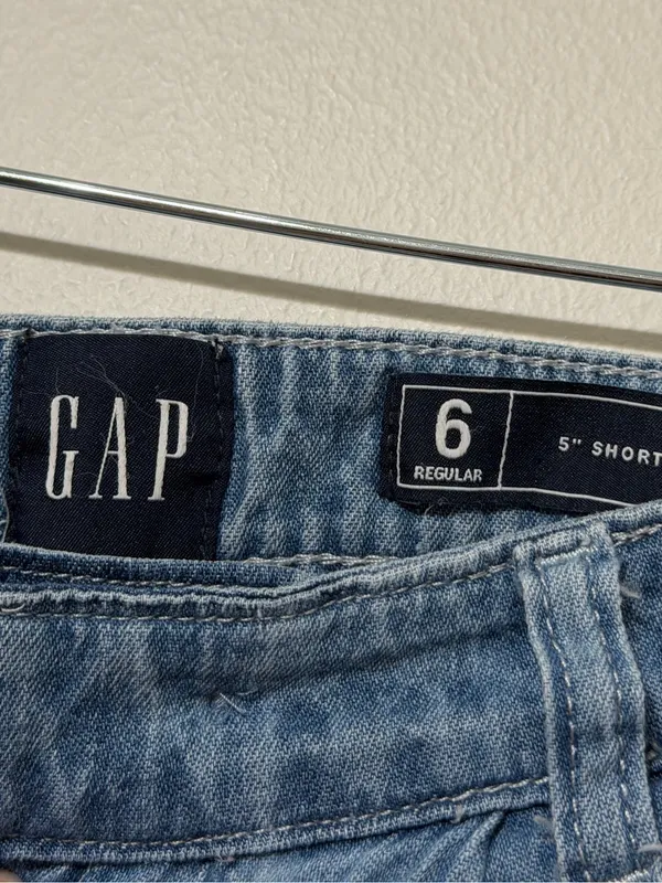 GAP Chambray High Rise Pleated Short 5” Size 6 - Image 4