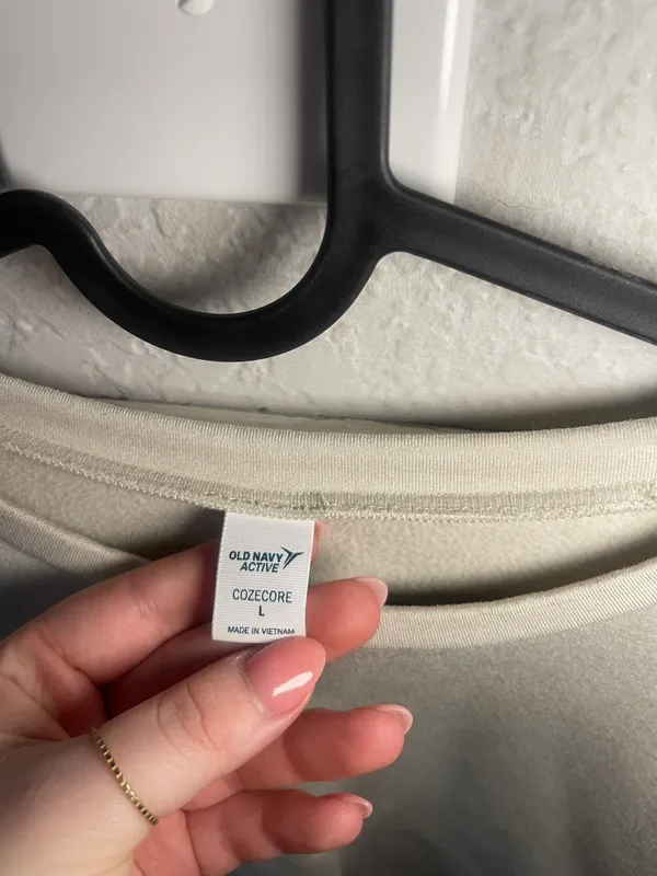 Old Navy Workout Top - Image 3