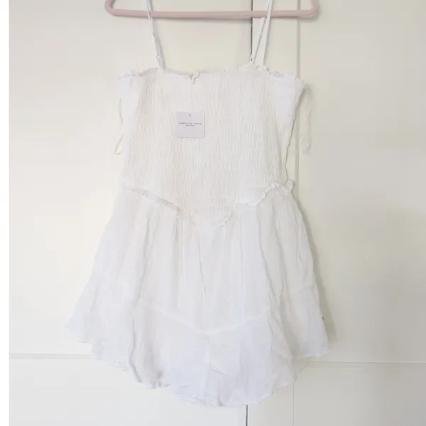 American Eagle White Bella Smocked Tiered Ruffle Romper Women Large NWT - Image 2