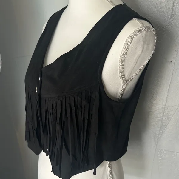 Elegant Black Fringe Sleeveless Top - Image 2