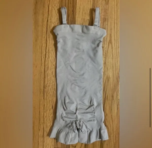 SKIMS Strapless Sculpting Shortie Bodysuit - Image 4