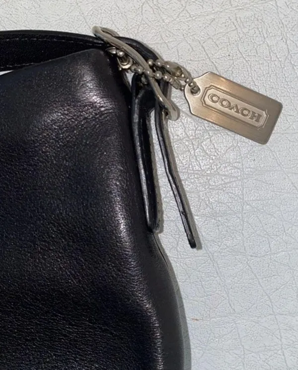 Coach Vintage  Leather Purse - Image 9