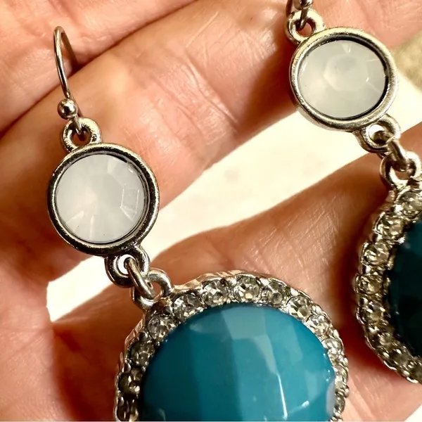 Blue rhinestone silver tone drop earrings - Image 11