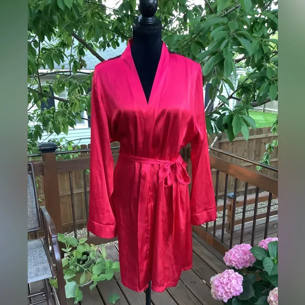 Apt. 9 Nice satin robe 🔥🔥 - Image 6