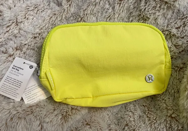 Lululemon Everywhere Belt Bag - Image 2