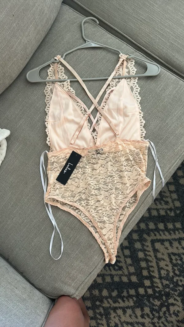 Pink lace Bodysuit Lulus - Image 2