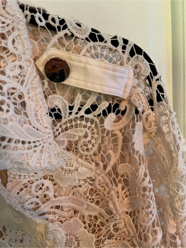 Chico's Cream Lace Longline Trench Coat Sz 2 Chicos sizing - Image 2