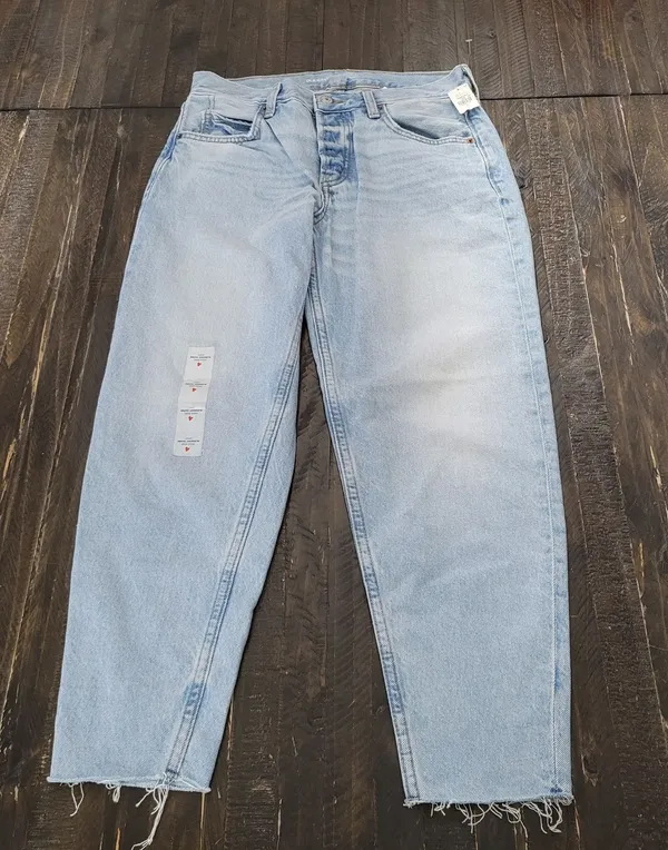 Old Navy High-Rise Slouchy Taper Jeans Light Wash Denim Women’s Size 4 - Image 2