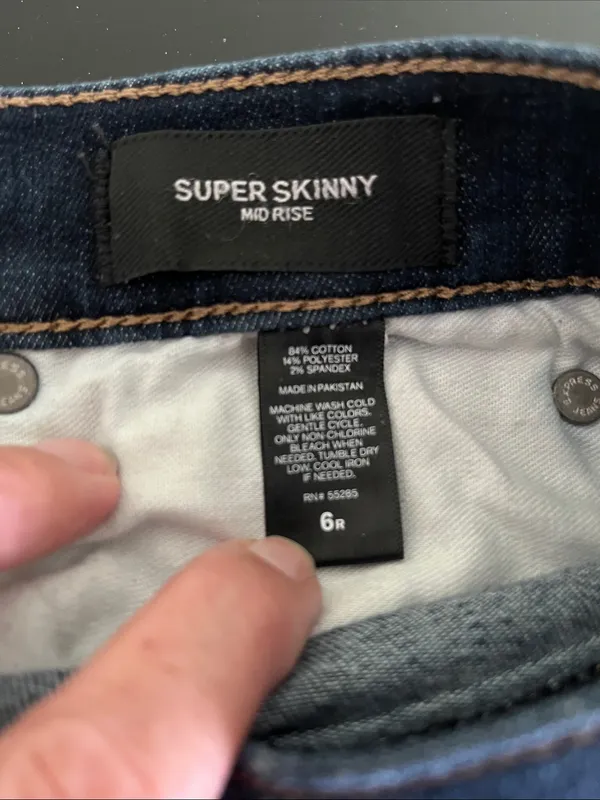 Express super skinny mid rise dark wash jeans - Image 3