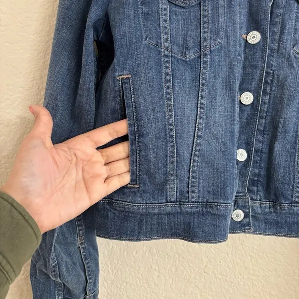 Levis Denim Trucker Jacket Size L Studded Red Diamond Embellished Medium Wash - Image 6