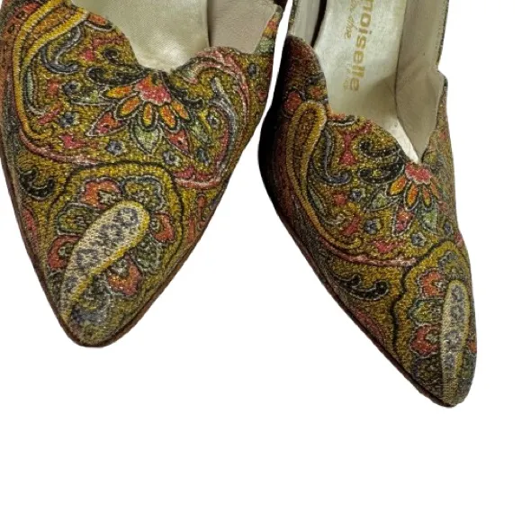 Mademoiselle Heels Gold Size 6.5 - Image 6