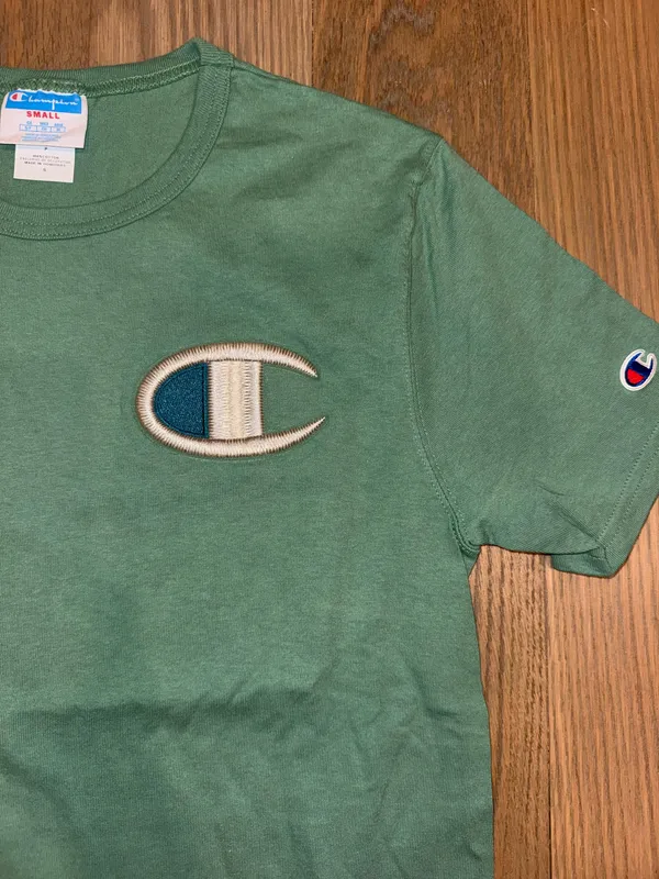 Champion green T-shirt - Image 2