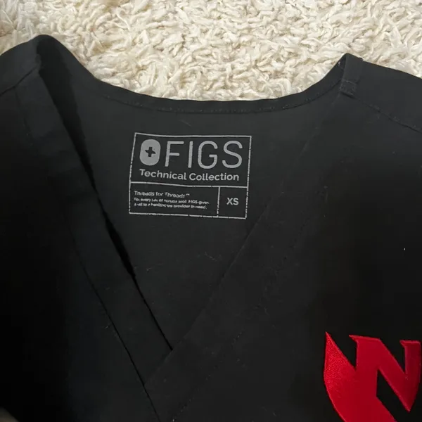 FIGS Black Scrub Top Size Xs - Image 3