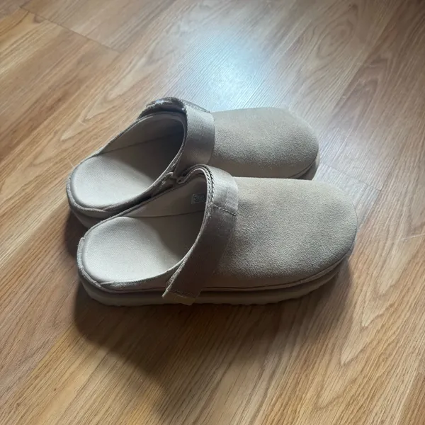 UGG Goldenstar Clogs - Image 2