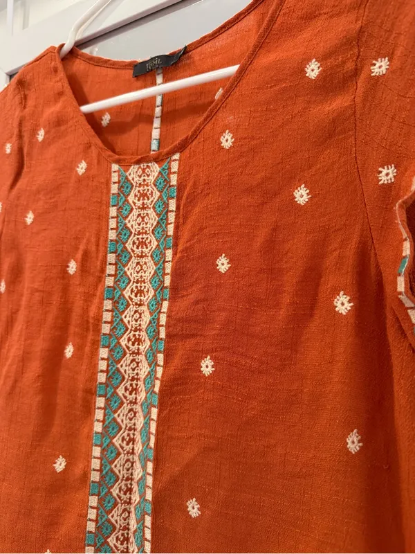THML Anthropologie rust-orange sleeveless blouse geometric embroidery size M - Image 2