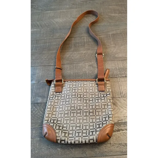 Vintage Tommy Hilfiger Crossbody bag. Brown Canvas Adjustable‎ Strap - Image 4