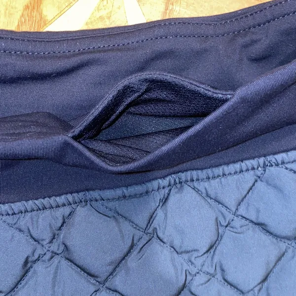 Lululemon Athletica Hot Cheeks Shorts 800 Fill Goose Down Size 8 - Image 10