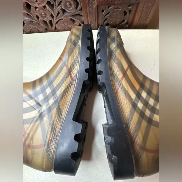 Burberry Women's Calf Rubber Rain Boots Size 5. Authentic. - Image 7