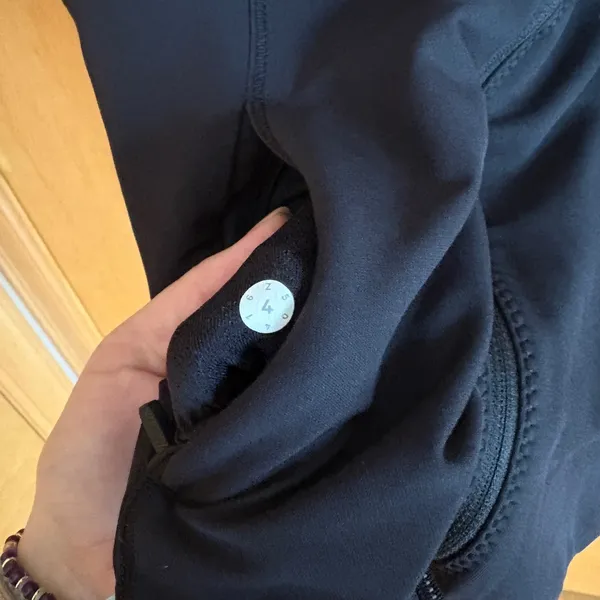 Lululemon Full Zip Running Vest Womens 4 Black Reflective‎ Trim Peplum Back - Image 5