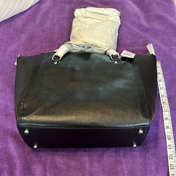 COACH NWT gorgeous black pebble leather crossbody handbag - Image 5