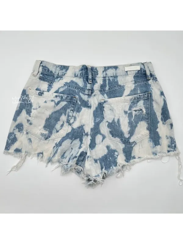 Blank NYC The Barrow Tie-Dye Ripped Distressed Denim Shorts Size 31 - Image 4