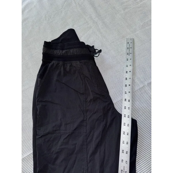 Lululemon Women's Dance Studio Crop Black Size‎ 12 - Image 8
