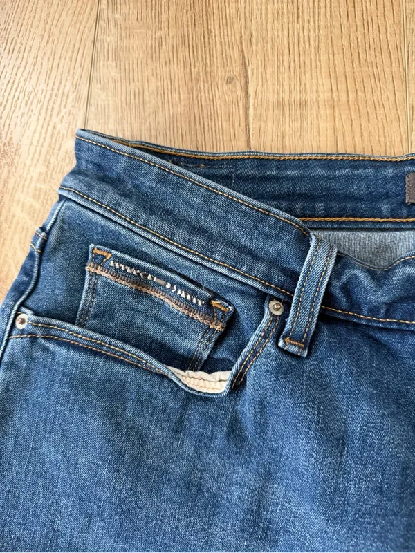 Levi’s 512 Perfectly Shaping Bootcut Jeans Medium Wash Stretch Denim - Image 3