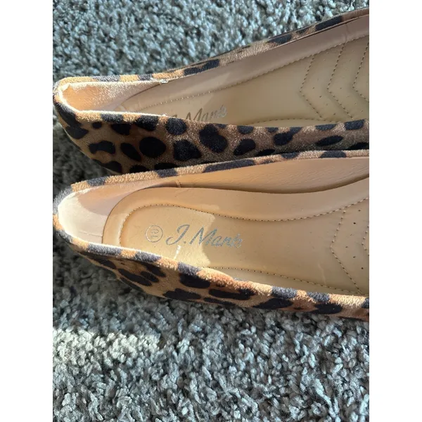 NWOT J. Mark Women's leopard print Pointed Toe Slip-On Flats‎ Size 10 - Image 5