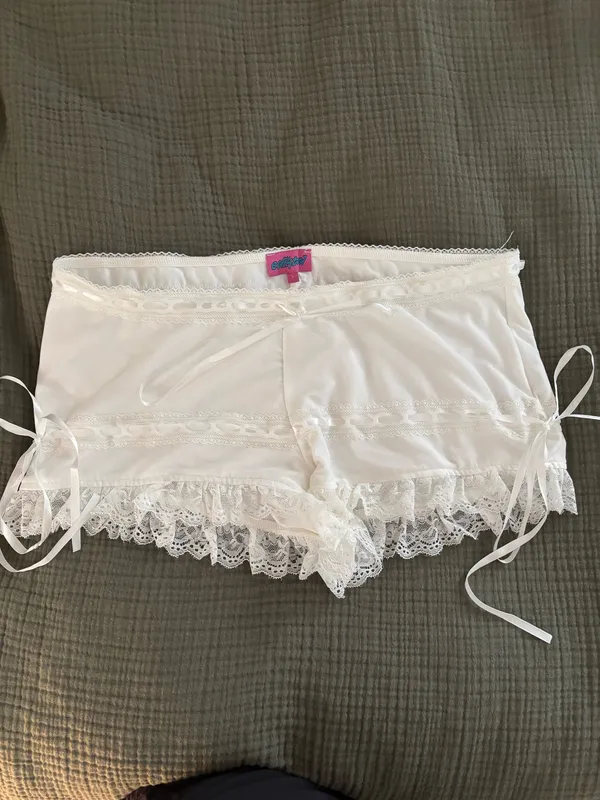 Edikted Marielle Ribbon Shorts  - Image 2