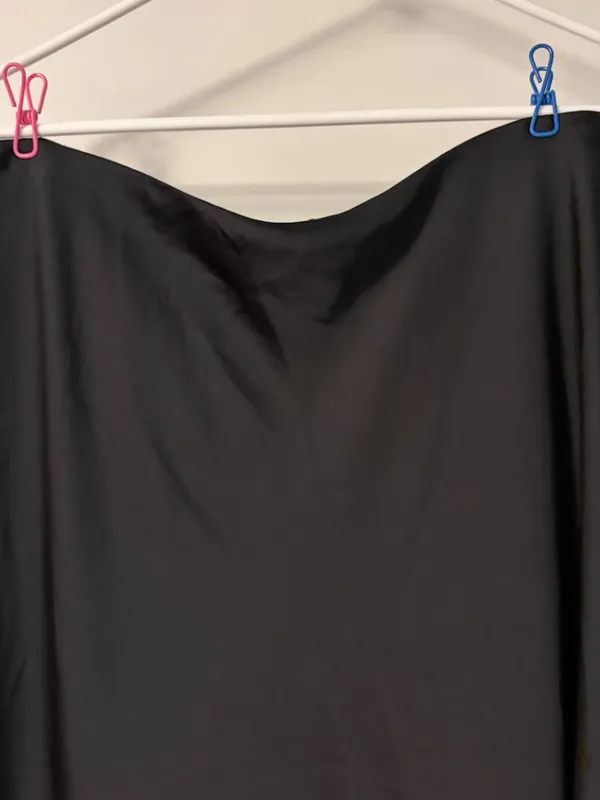 J Crew black satin midi skirt size XL classic wardrobe staple minimalist neutral - Image 4