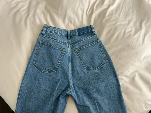 Abercrombie High Rise Jeans - Image 4