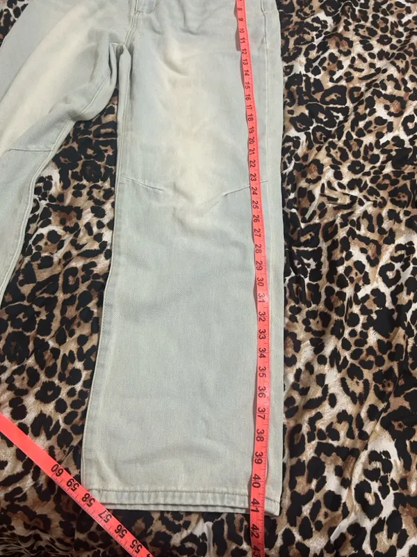 Classic High-Rise Wide-Leg Women's Jeans in Light Sage - Image 3