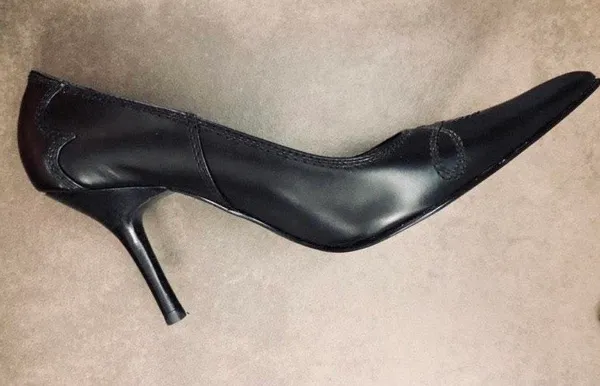 Kenneth Cole Hardly Worn Tribeca pointed toe shoes. Sz 7.5. In excellent condition - Image 5