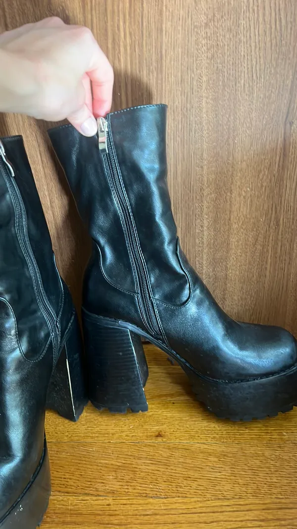 Princess Polly black boots - Image 2