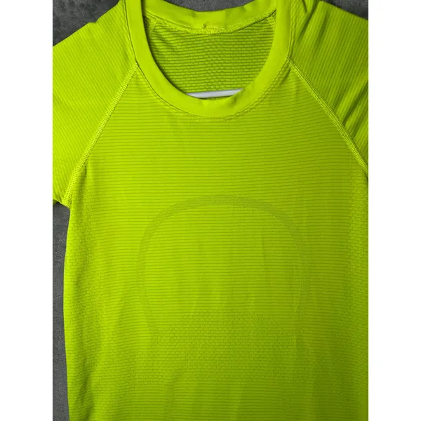 Lululemon Swiftly Tech Short Sleeve‎ Size 2 Highlight Yellow Running Athletic - Image 2