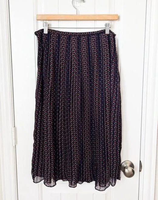 Line & Dot Pleated Skirt Size Large - Image 2